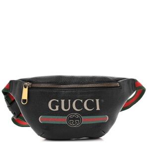 GUCCI Grained Calfskin Small Logo Belt Bag Black
